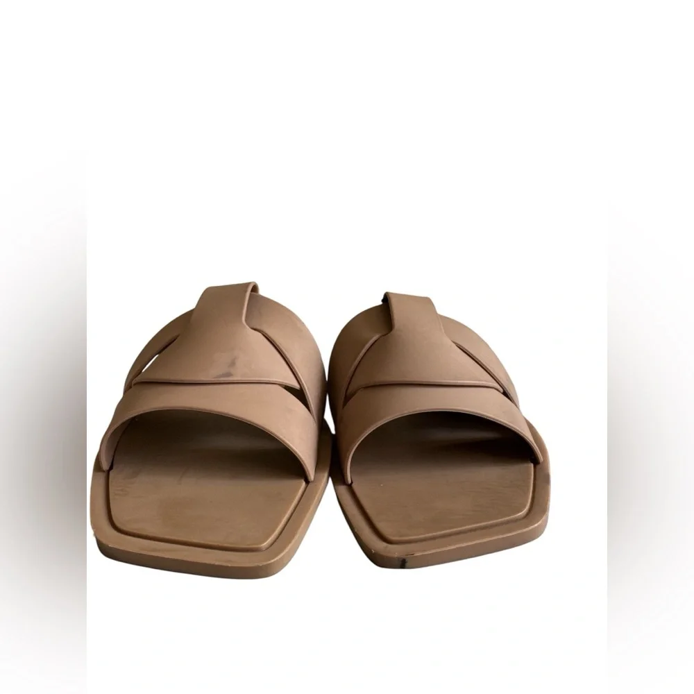 Zara NWT Rubberized Sandals, size 39(8) - Picture 6 of 11